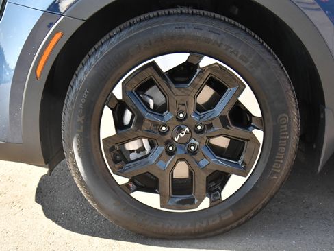 Used 2025 Kia Sorento S w/ Panoramic Sunroof Package FWD image 12