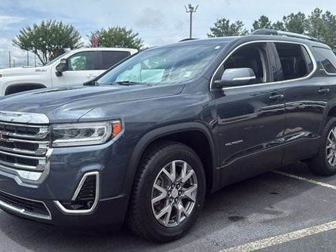 Used 2020 GMC Acadia SLT w/ Trailering Package FWD image 3