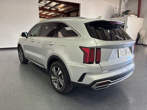 Used 2023 Kia Sorento EX AWD/4WD image 6