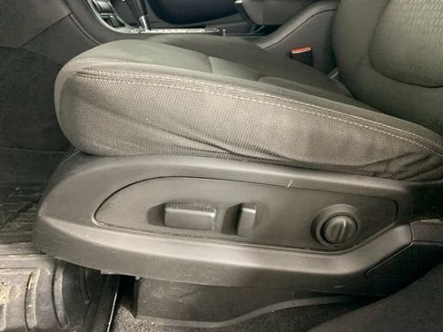 Used 2016 GMC Acadia SLE AWD/4WD image 19
