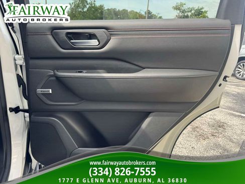 Used 2025 Nissan Armada PRO-4X w/ Pro-4X Premium Package AWD/4WD image 33