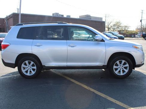 Used 2013 Toyota Highlander SE AWD/4WD image 5