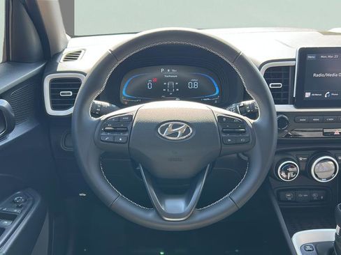 New 2026 Hyundai Venue SEL FWD image 18