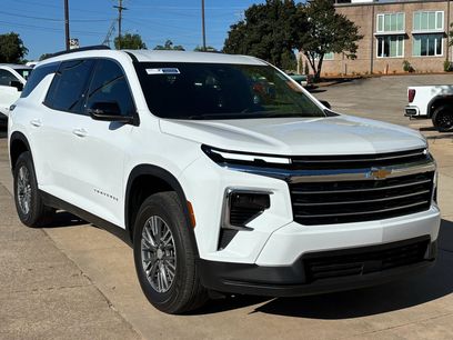 Used 2025 Chevrolet Traverse LT