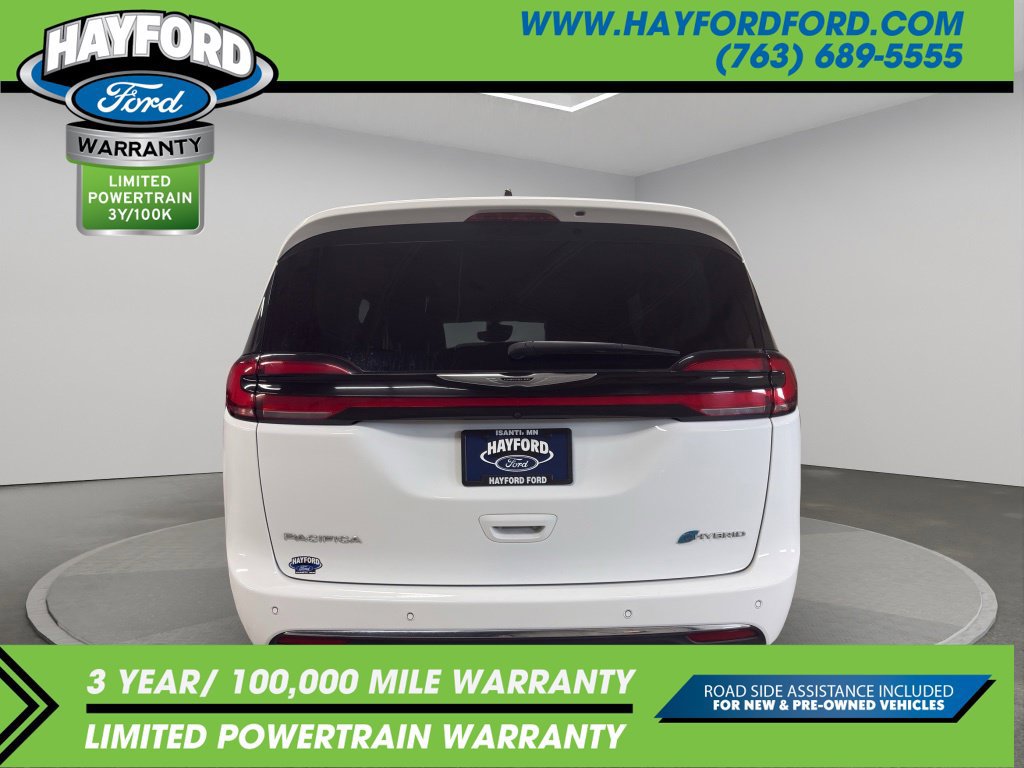 Used 2024 Chrysler Pacifica Limited FWD image 4