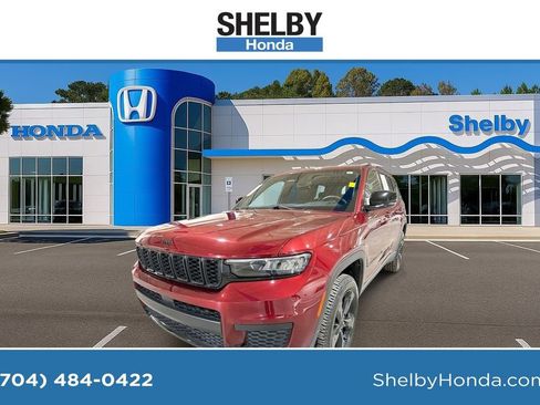 Used 2023 Jeep Grand Cherokee L Laredo image 1