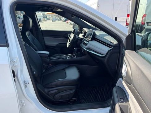 Used 2025 Jeep Compass Latitude w/ Sun & Sound Group image 28