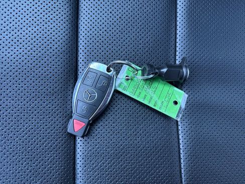 Used 2017 Mercedes-Benz GLS 550 4MATIC w/ Driver Assistance Package image 32