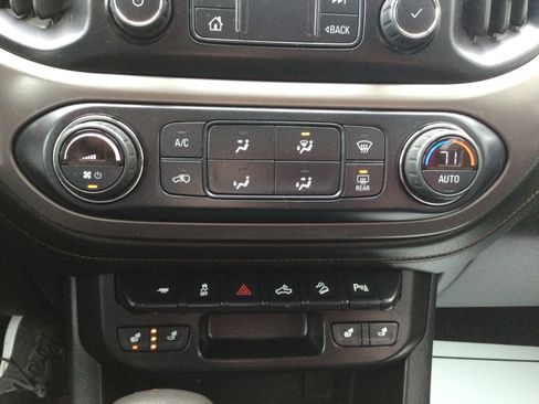 Used 2022 GMC Canyon AT4 image 12