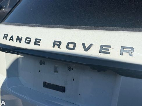 Used 2017 Land Rover Range Rover Sport SVR image 11