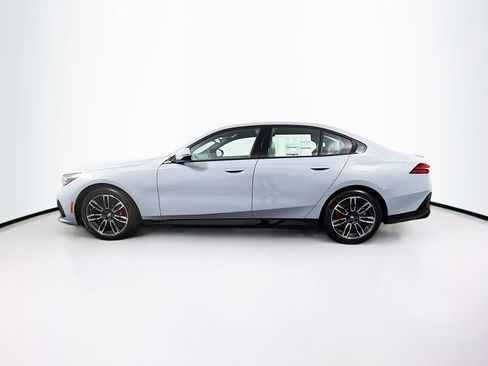 New 2026 BMW 530i xDrive w/ M Sport Package AWD/4WD image 4