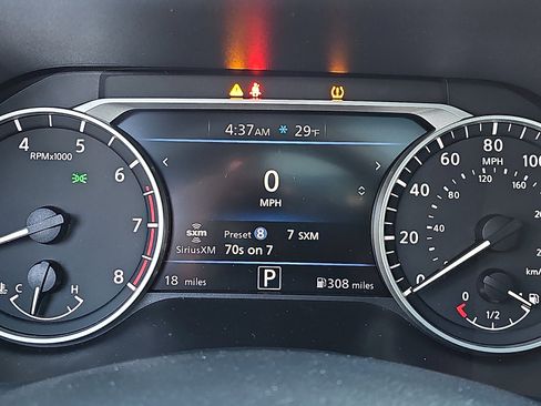 Used 2025 Nissan Sentra SR w/ SR Premium Package image 21