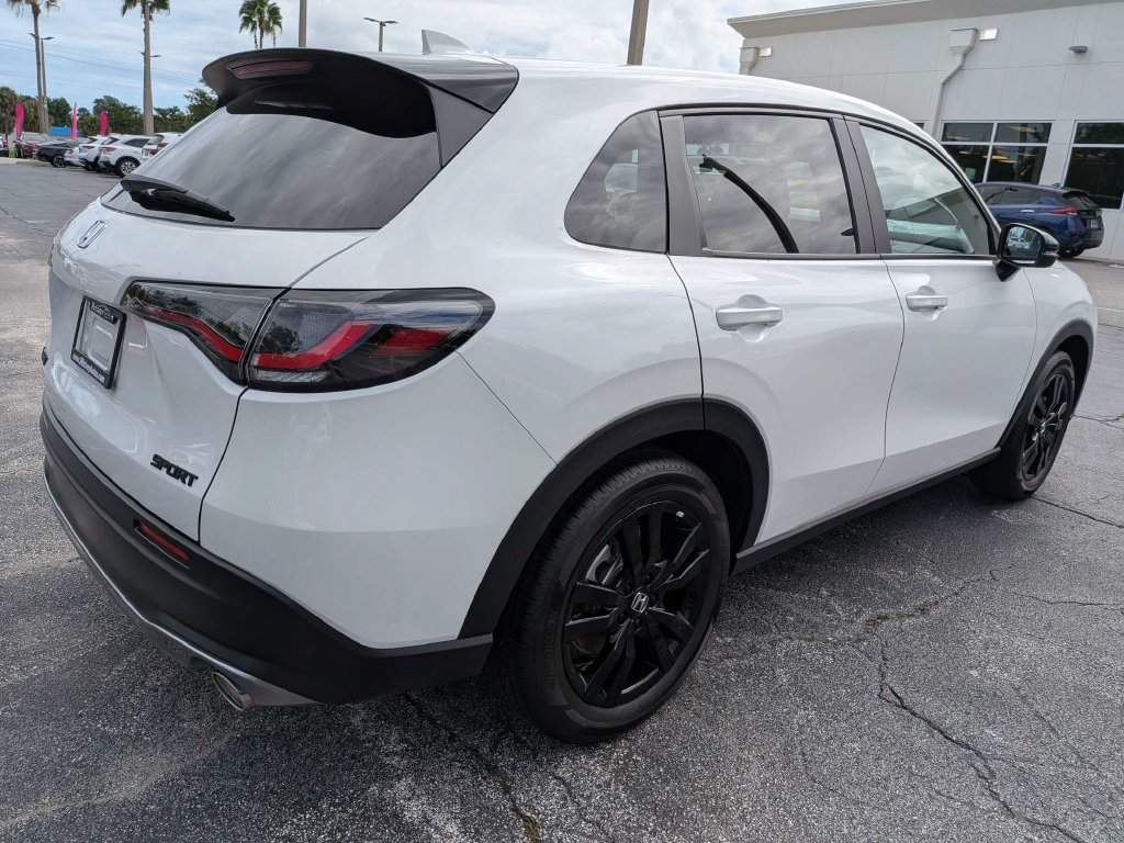 Used 2026 Honda HR-V Sport image 4