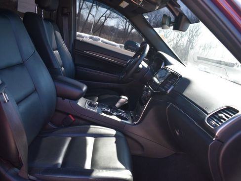 Used 2022 Jeep Grand Cherokee Limited image 17