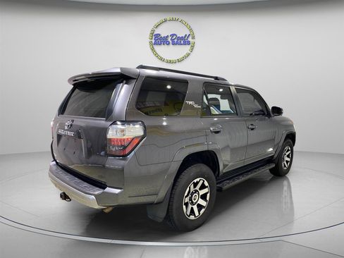 Used 2022 Toyota 4Runner TRD Off-Road Premium w/ Moonroof Package AWD/4WD image 5