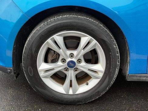 Used 2013 Ford Focus SE w/ SE Winter Pkg image 9