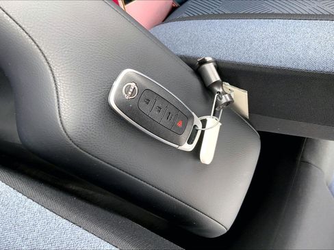 New 2025 Nissan Versa SV image 18