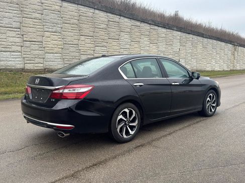 Used 2017 Honda Accord EX-L image 3