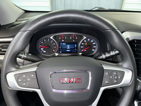 Used 2023 GMC Acadia SLE w/ Driver Convenience Package image 7