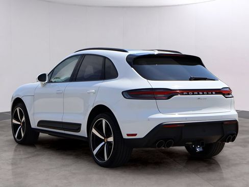 Used 2024 Porsche Macan w/ Premium Plus Package AWD/4WD image 3