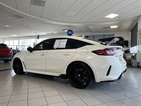 Certified 2025 Honda Civic Type R image 3