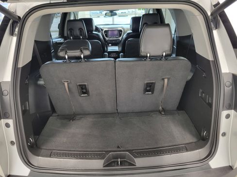 Used 2019 GMC Acadia SLT image 12