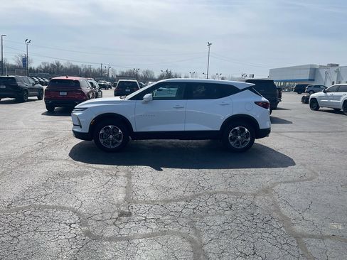 Used 2025 Chevrolet Blazer LT FWD image 3