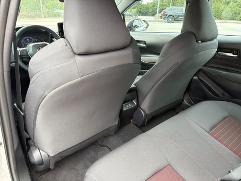 Used 2026 Toyota Corolla SE FWD image 17