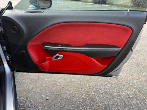 Used 2015 Dodge Challenger SRT w/ Technology Group image 40