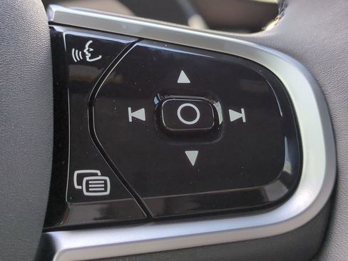 New 2025 Volvo XC90 B6 Ultra w/ Lounge Package image 24