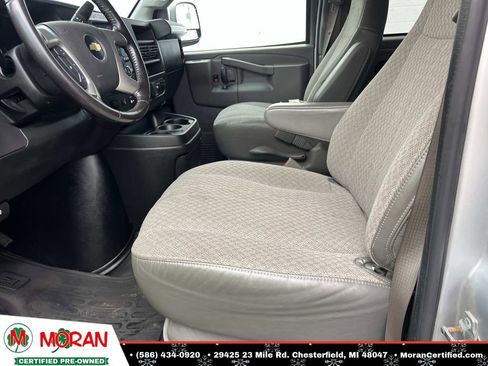 Used 2017 Chevrolet Express 3500 LT w/ LT Preferred Equipment Group image 17