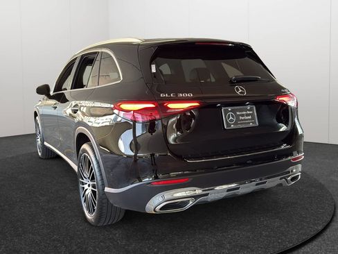 Used 2025 Mercedes-Benz GLC 300 4MATIC image 6