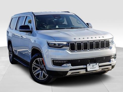 Used 2024 Jeep Wagoneer L Series II w/ Flexible Seating Group AWD/4WD image 2