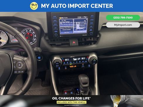 Used 2022 Toyota RAV4 XLE w/ Convenience Package image 20