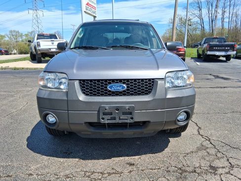 Used 2007 Ford Escape XLT image 2