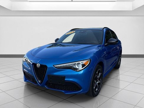 Used 2022 Alfa Romeo Stelvio Veloce AWD/4WD image 9