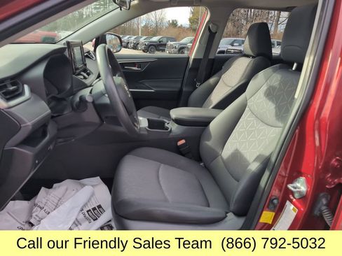 Used 2022 Toyota RAV4 XLE image 10