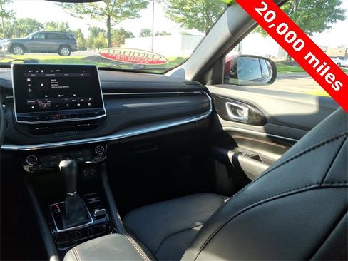 Certified 2022 Jeep Compass Limited image 12