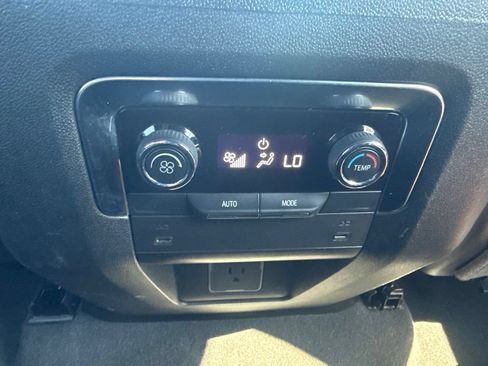 Used 2025 Chevrolet Tahoe LT AWD/4WD image 13