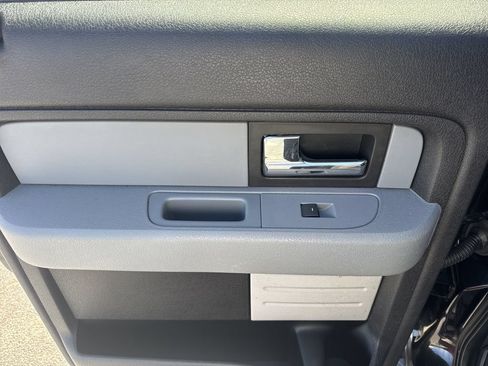 Used 2013 Ford F150 XLT w/ Luxury Equipment Group RWD image 21