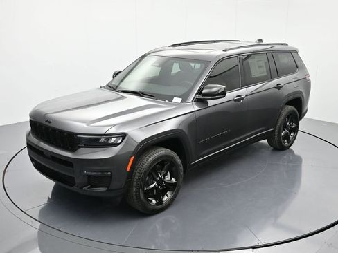 New 2025 Jeep Grand Cherokee L Limited w/ Black Appearance Package image 40