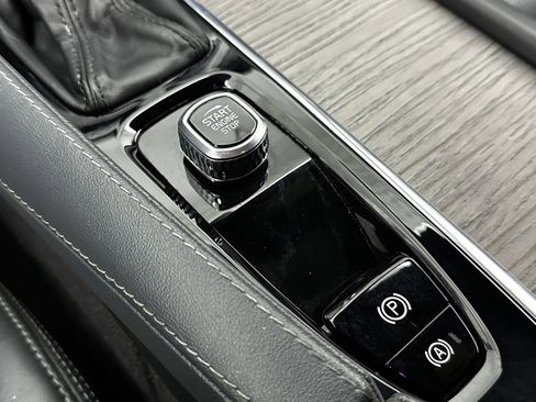 Used 2022 Volvo XC90 T6 Inscription w/ Advanced Package image 22