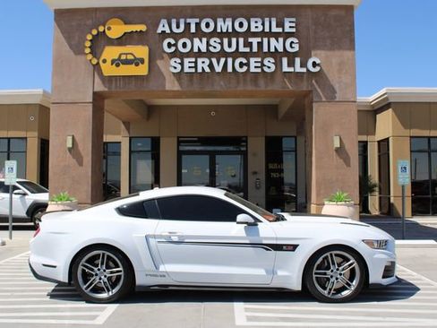 Used 2017 Ford Mustang GT Premium w/ GT Performance Package RWD image 11