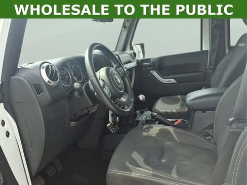 Used 2016 Jeep Wrangler Unlimited Sahara w/ Dual Top Group AWD/4WD image 11
