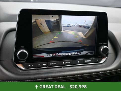 Used 2025 Nissan Rogue SV FWD image 34
