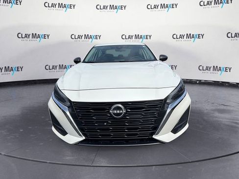Used 2024 Nissan Altima 2.5 SV AWD/4WD image 8