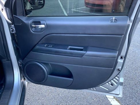 Used 2014 Jeep Compass Sport w/ Power Value Group image 22