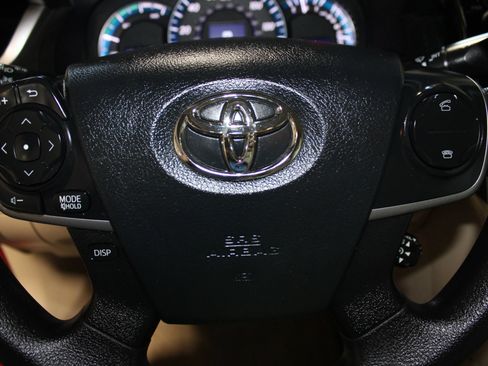 Used 2013 Toyota Camry LE FWD image 17