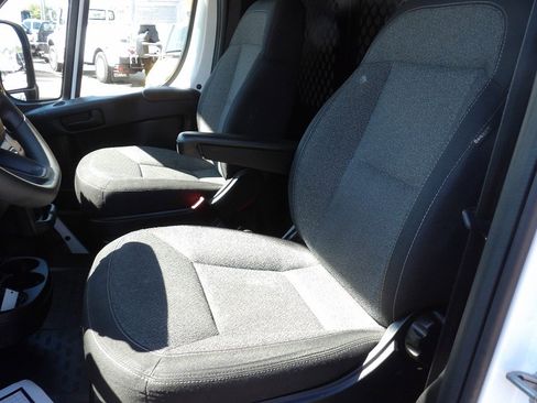 Used 2025 RAM ProMaster 2500 w/ U-Haul Equipment Group FWD image 7