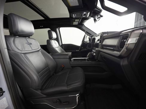 Used 2025 Ford F450 Platinum w/ FX4 Off-Road Package image 11